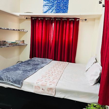 Tiwari G Home Stay 乌贾因 外观 照片
