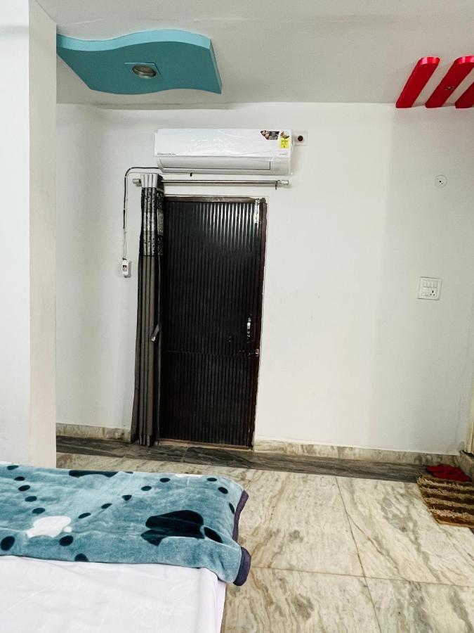 Tiwari G Home Stay 乌贾因 外观 照片