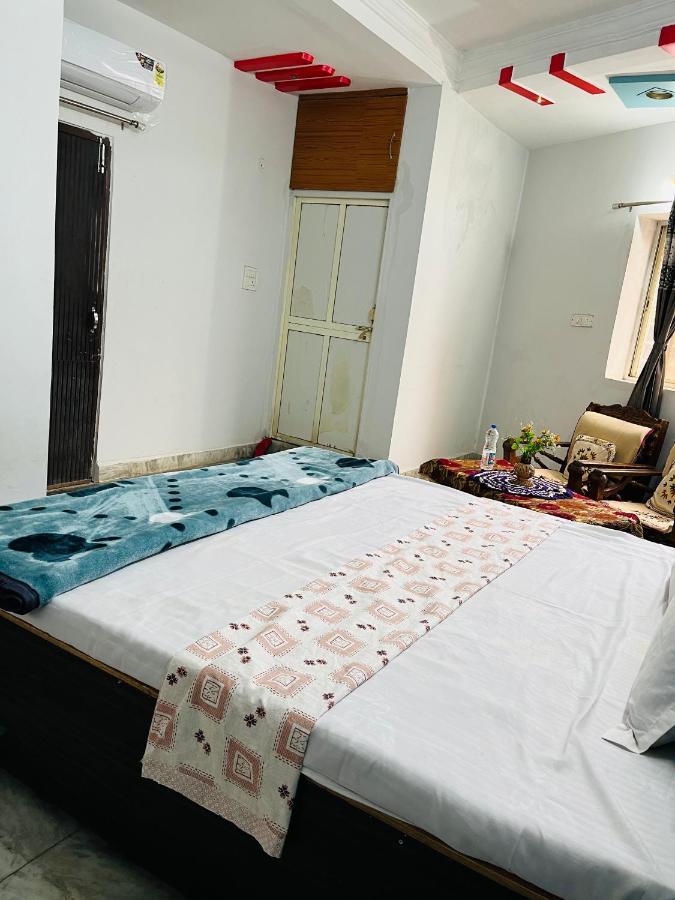 Tiwari G Home Stay 乌贾因 外观 照片