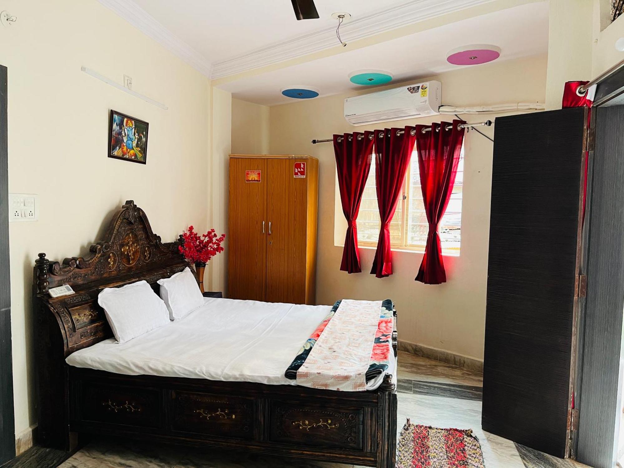 Tiwari G Home Stay 乌贾因 外观 照片